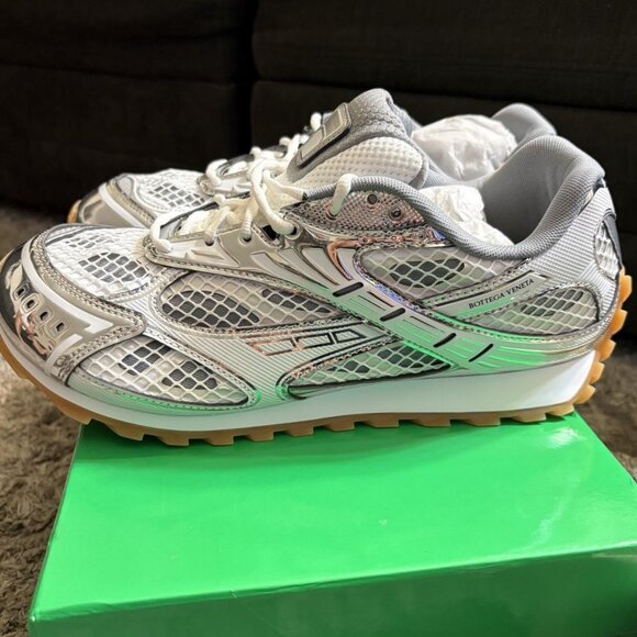 Bottega Veneta Sneakers - Picture 2 of 3
